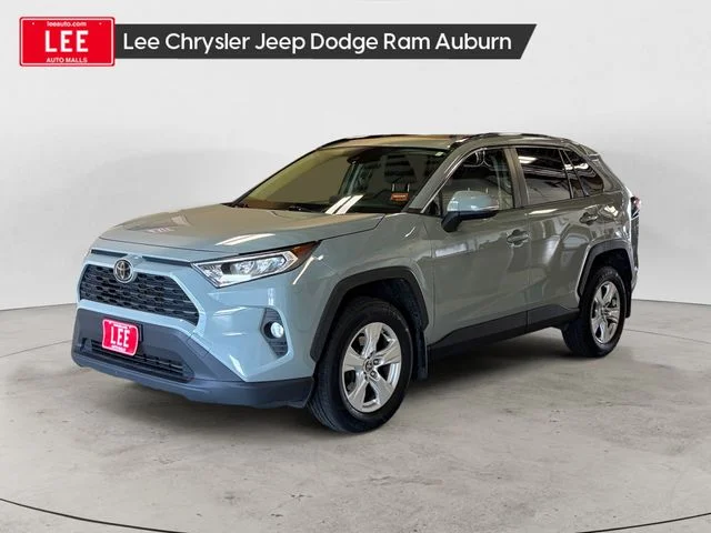 Used 2020  Toyota XLE image 1