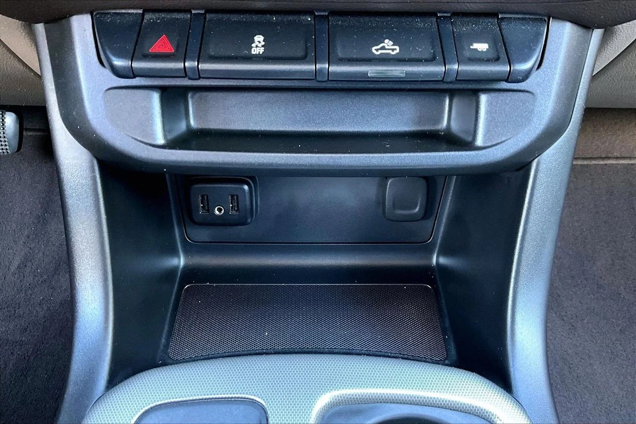 Used 2020 Blue GMC SLE1 image 16