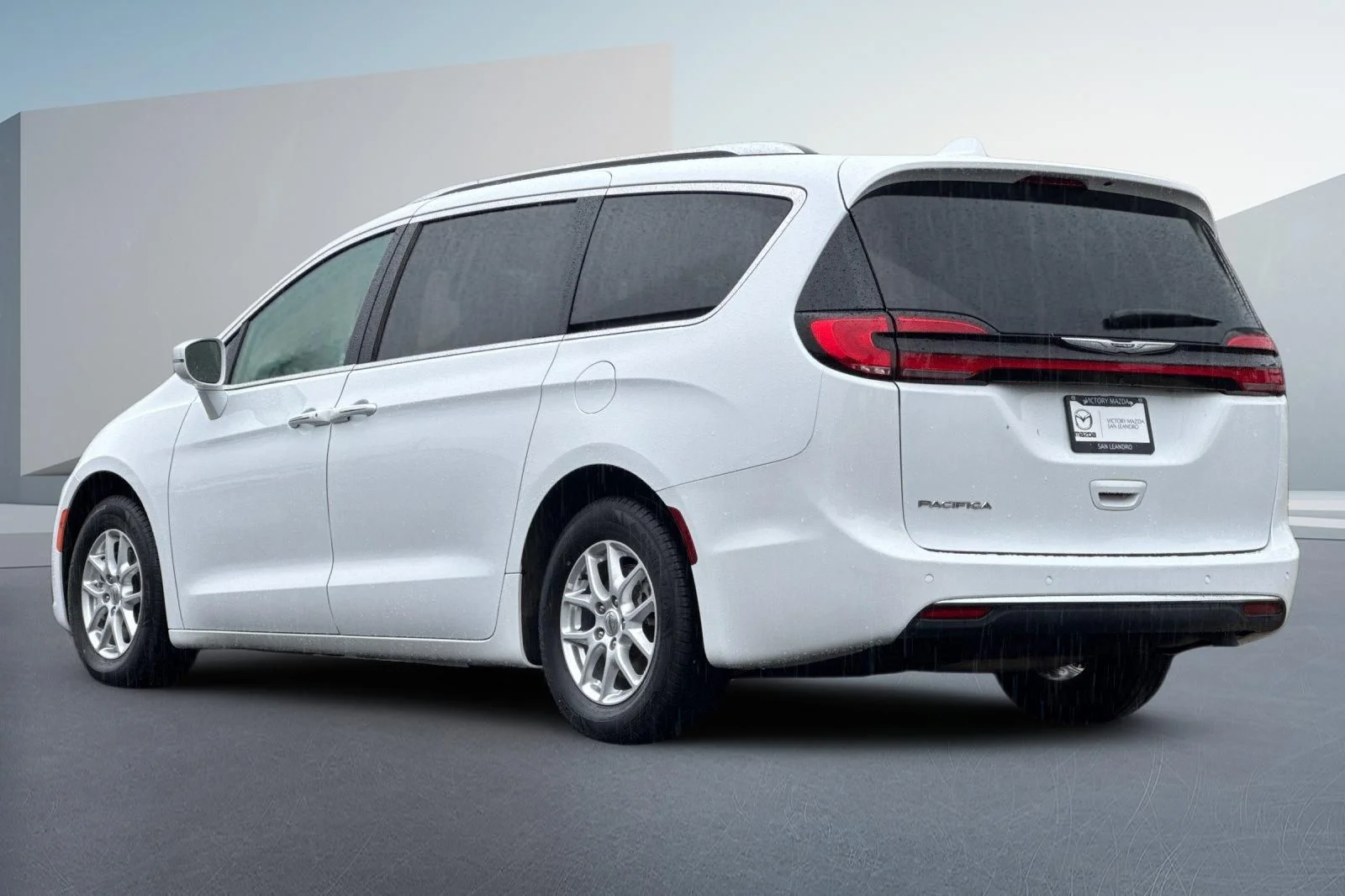 Used 2021 White Chrysler Touring L image 6