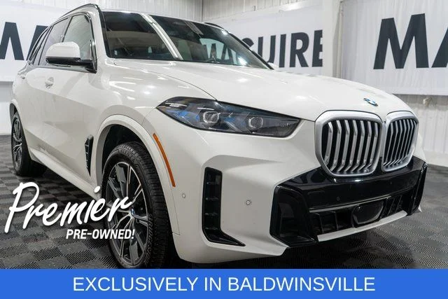 Used 2026 White BMW sDrive40i image 4