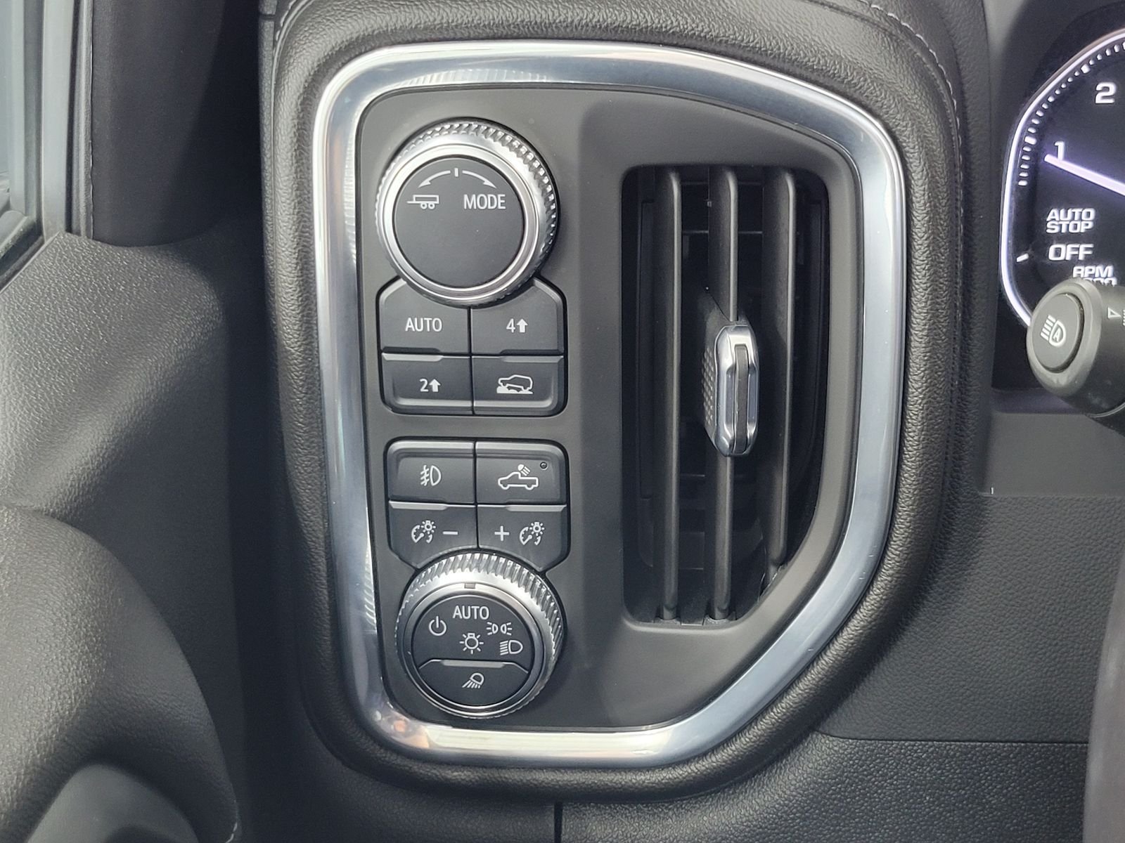Used 2022 White GMC SLT image 15