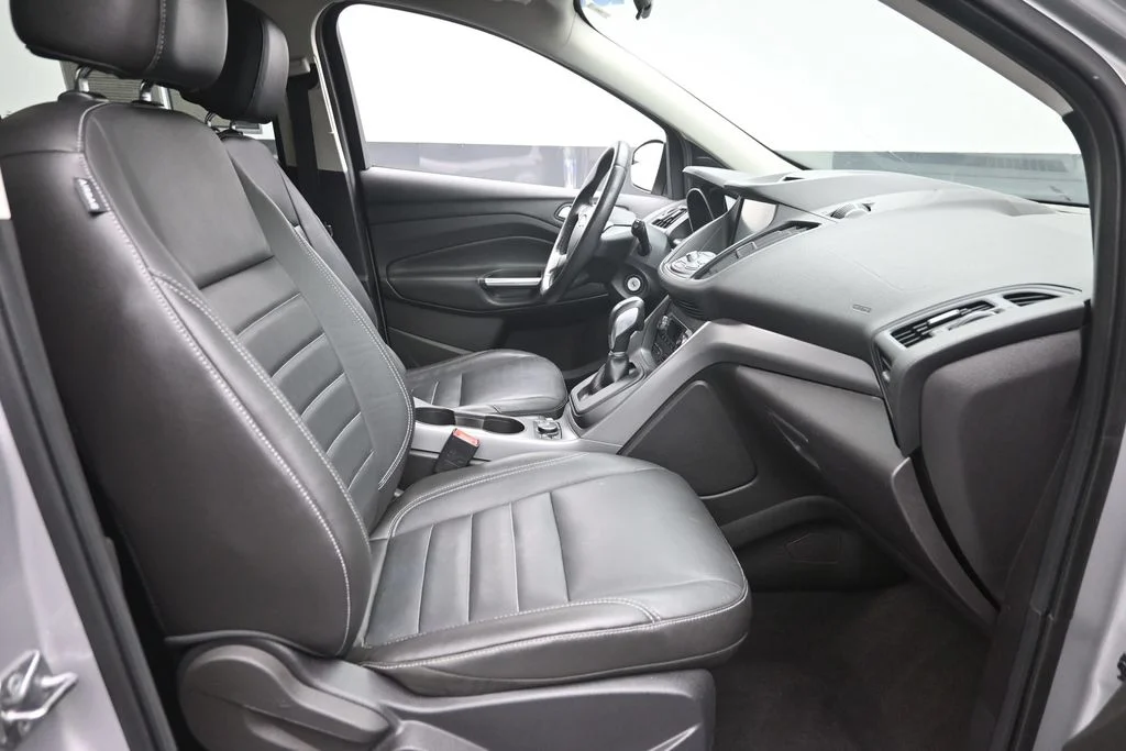 Used 2015 Silver Ford SE image 9