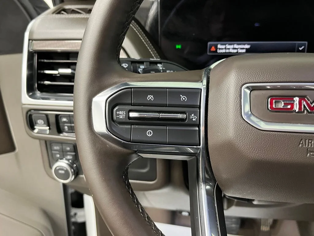 Used 2025 White GMC Elevation image 30