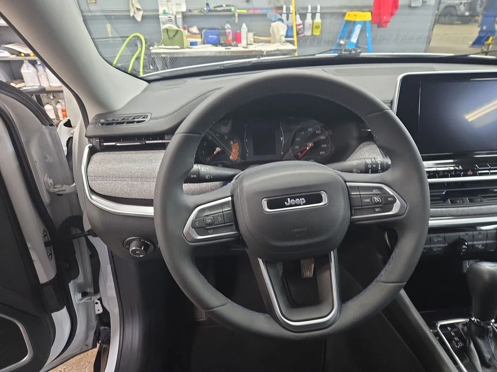 Certified Used 2022 White Jeep Latitude image 11