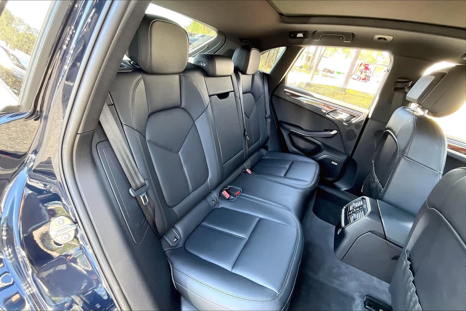 Used 2021 Night Blue Metallic Porsche  image 20