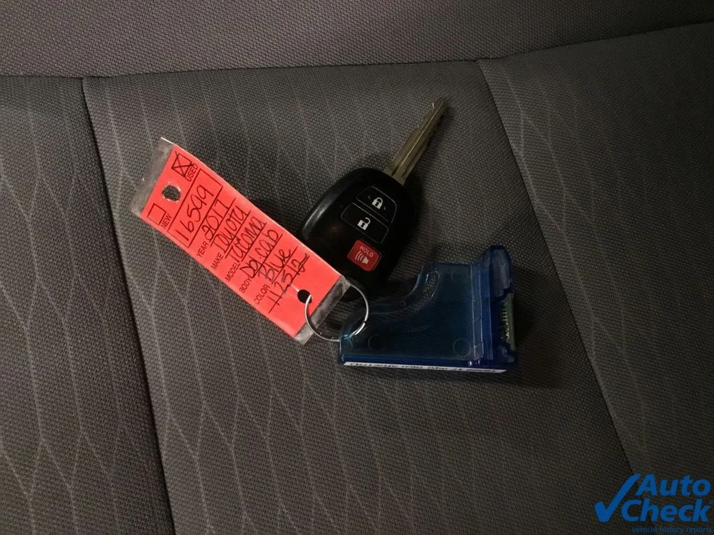 Used 2017 Blue Toyota SR5 image 45