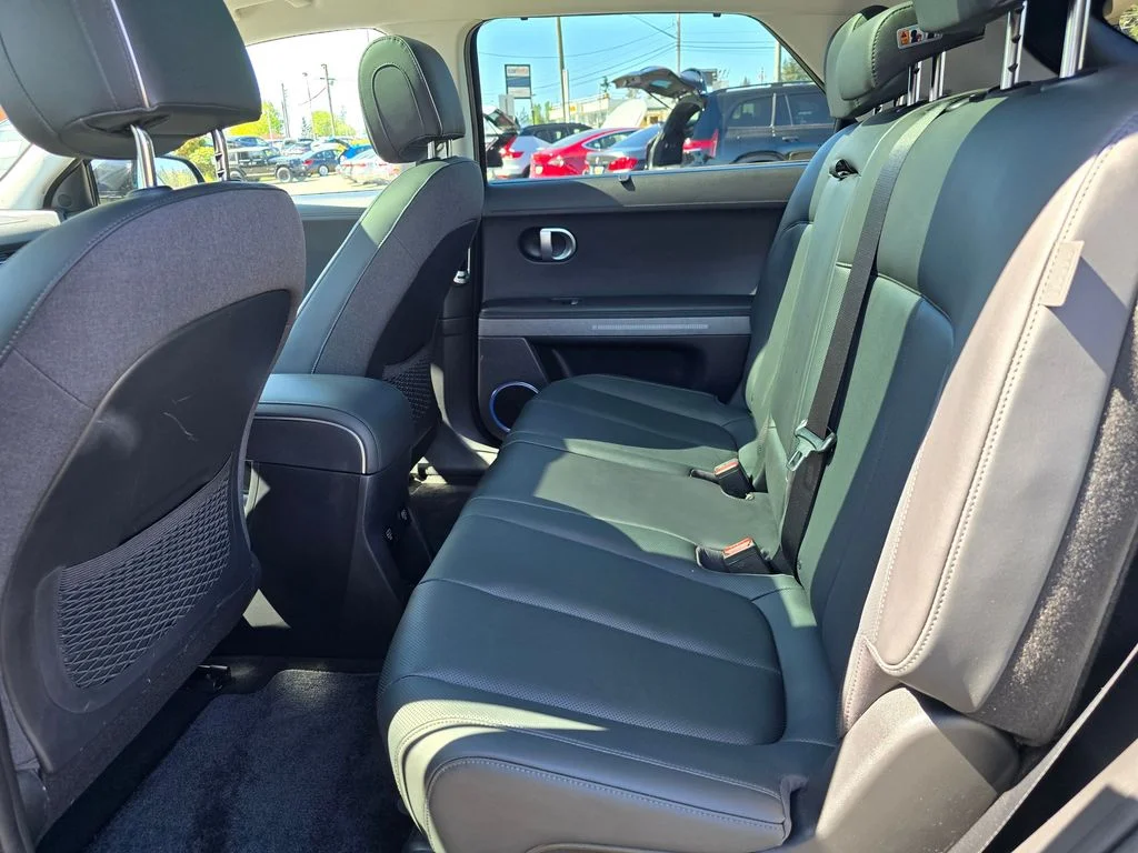 Used 2024 Black Hyundai Limited image 17
