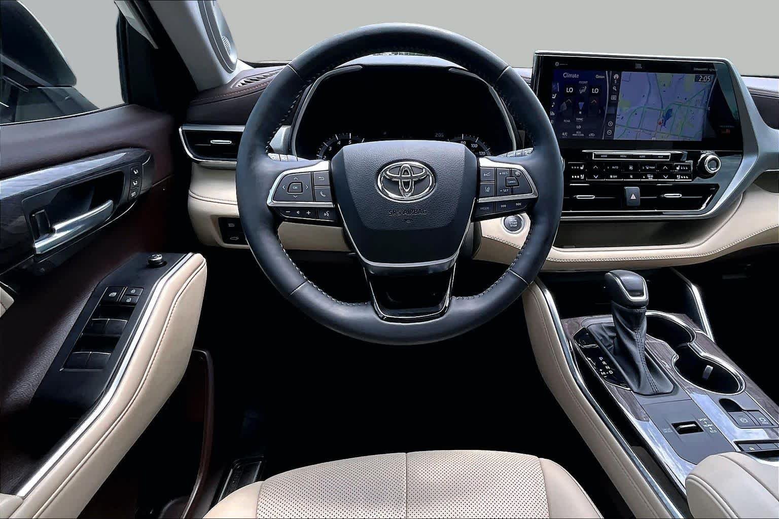 Used 2021 Blizzard Pearl Toyota Platinum image 6