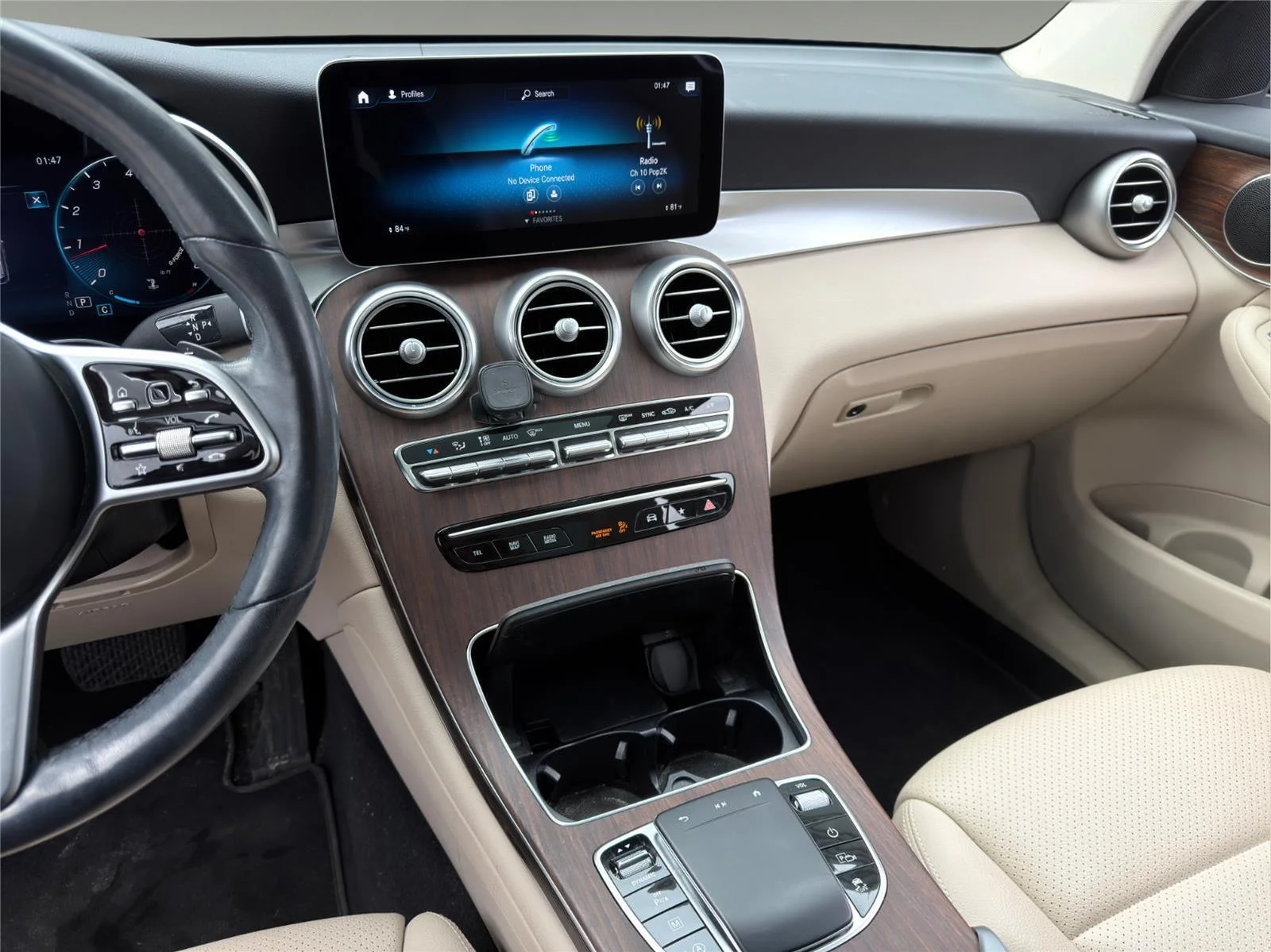 Used 2022 Selenite Grey Metallic Mercedes-Benz GLC 300 image 15
