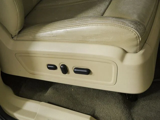 Used 2015 Brown Lincoln Base image 14