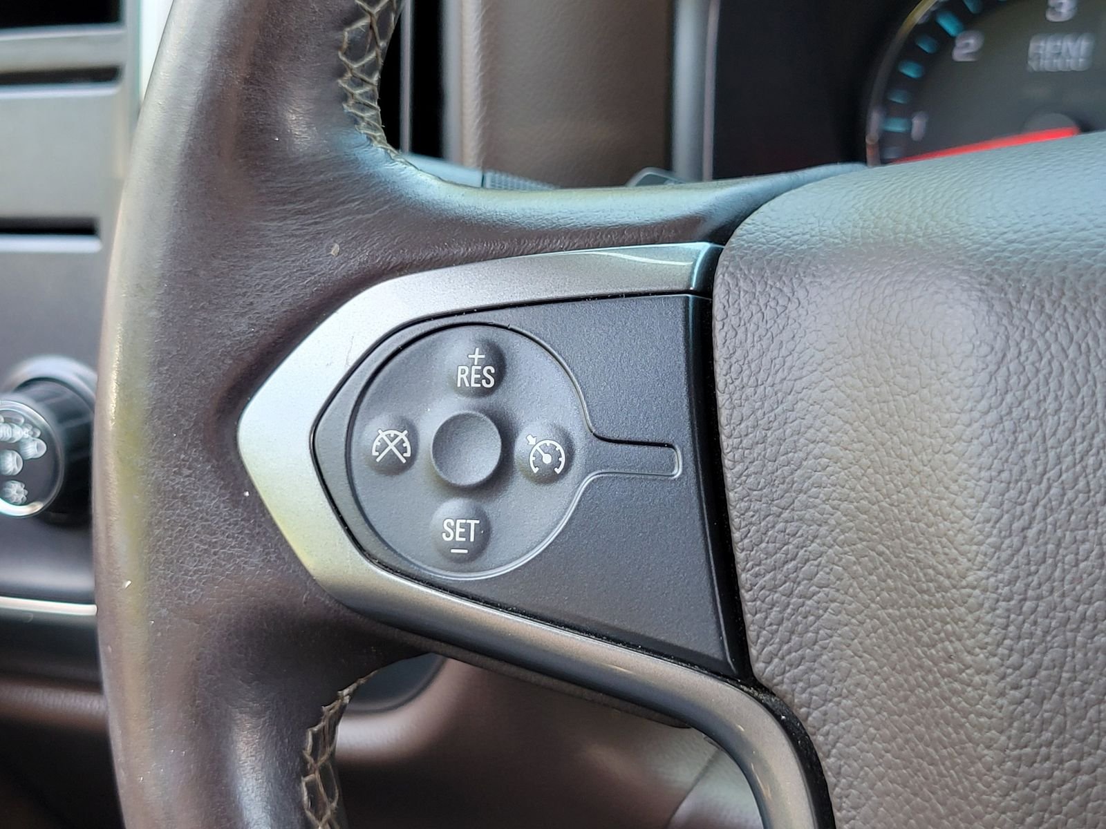 Used 2014 Red Chevrolet LT image 16