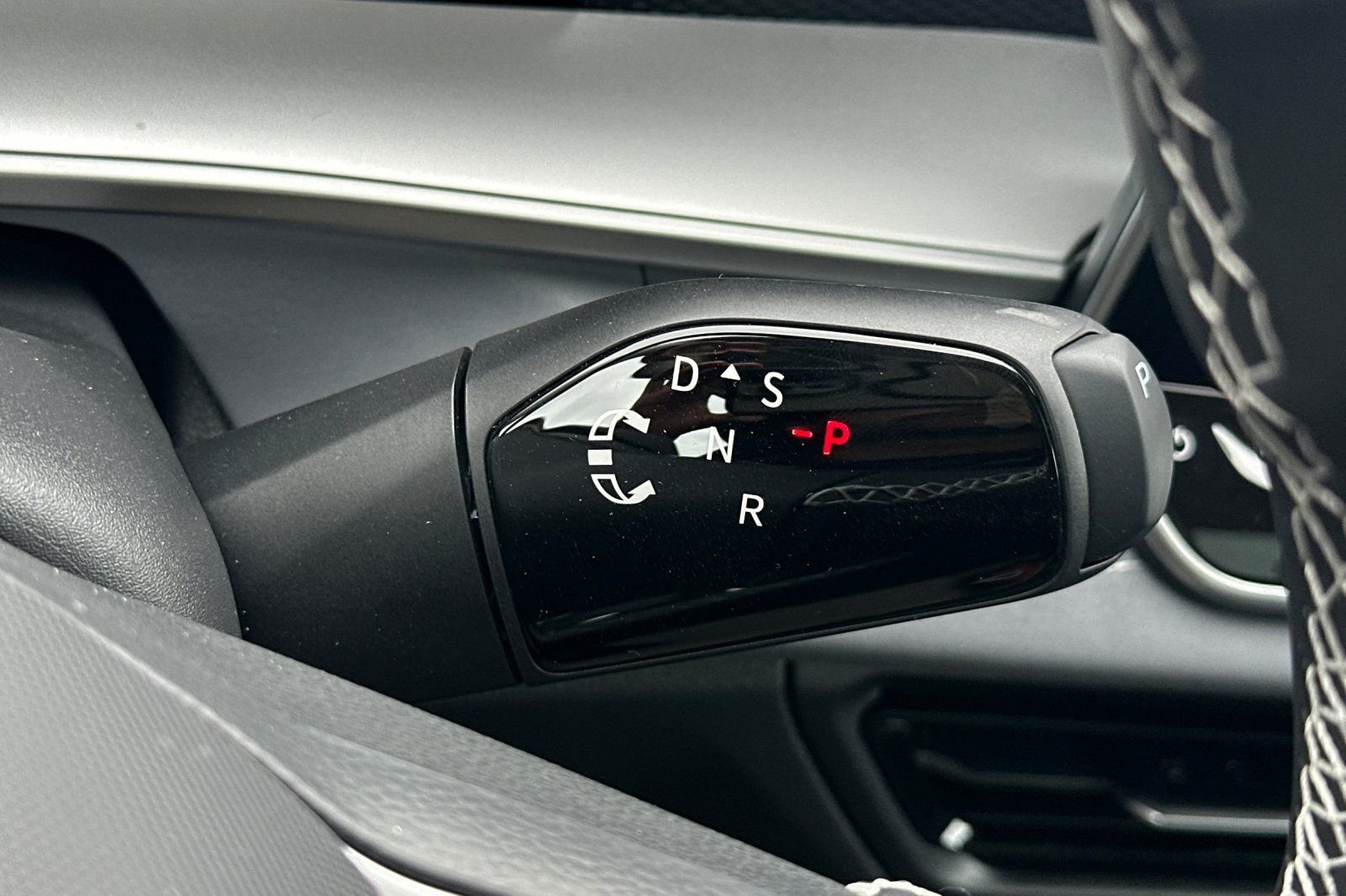 New 2026 Deep Black Pearl Volkswagen 2.0T SE image 21