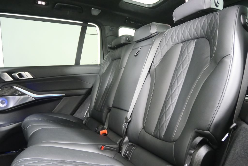 2026 BMW X7 M60i - Photo 16