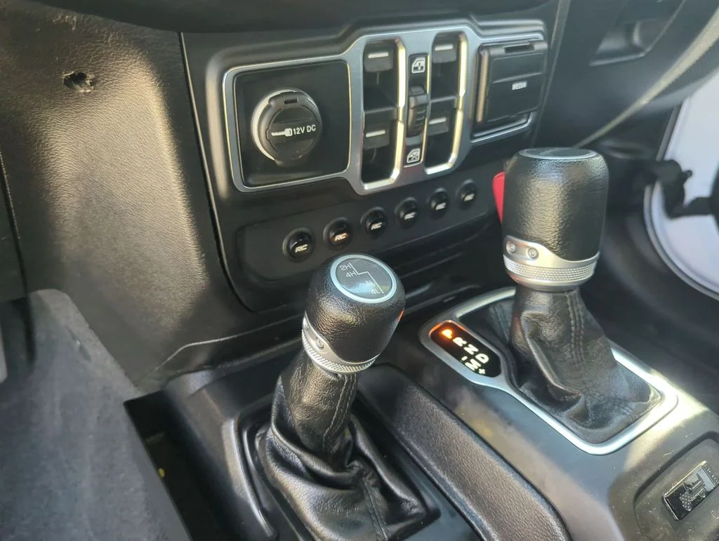 Used 2021 White Jeep Sport image 11