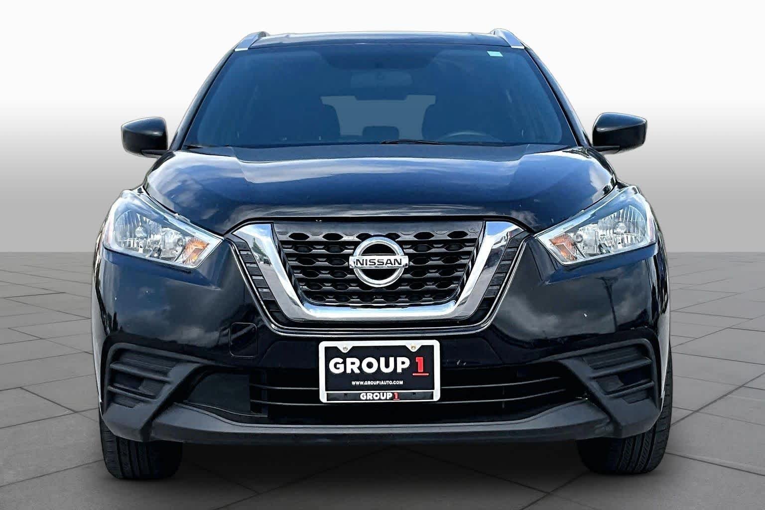 Used 2019 Super Black Nissan S image 4