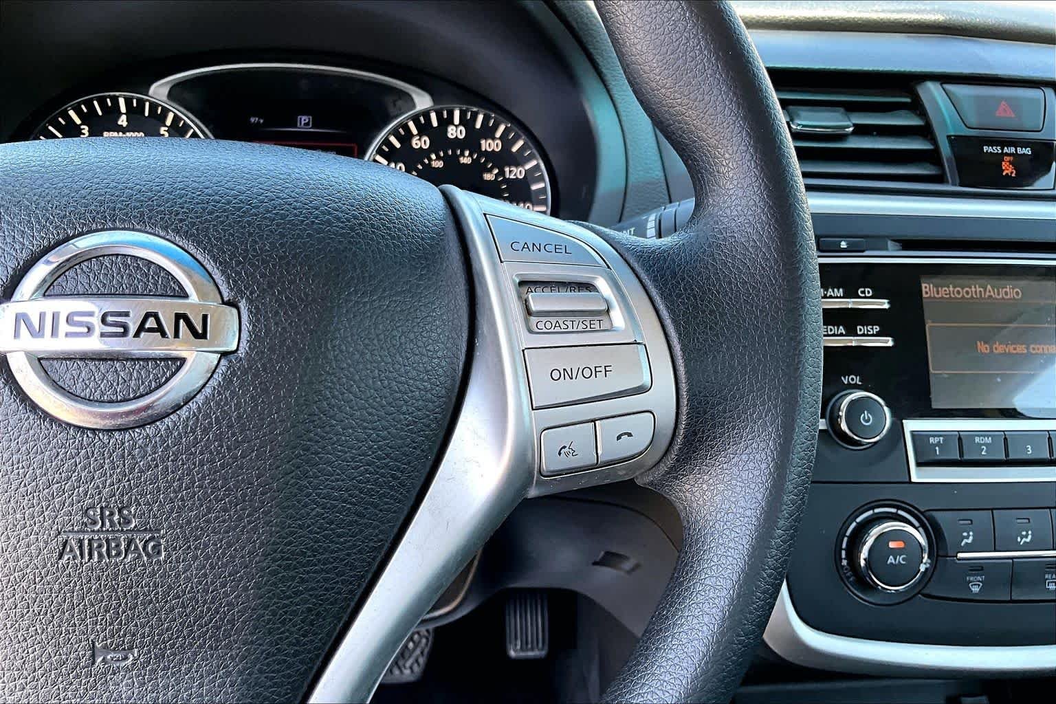 Used 2018 Brilliant Silver Nissan 2.5 S image 27
