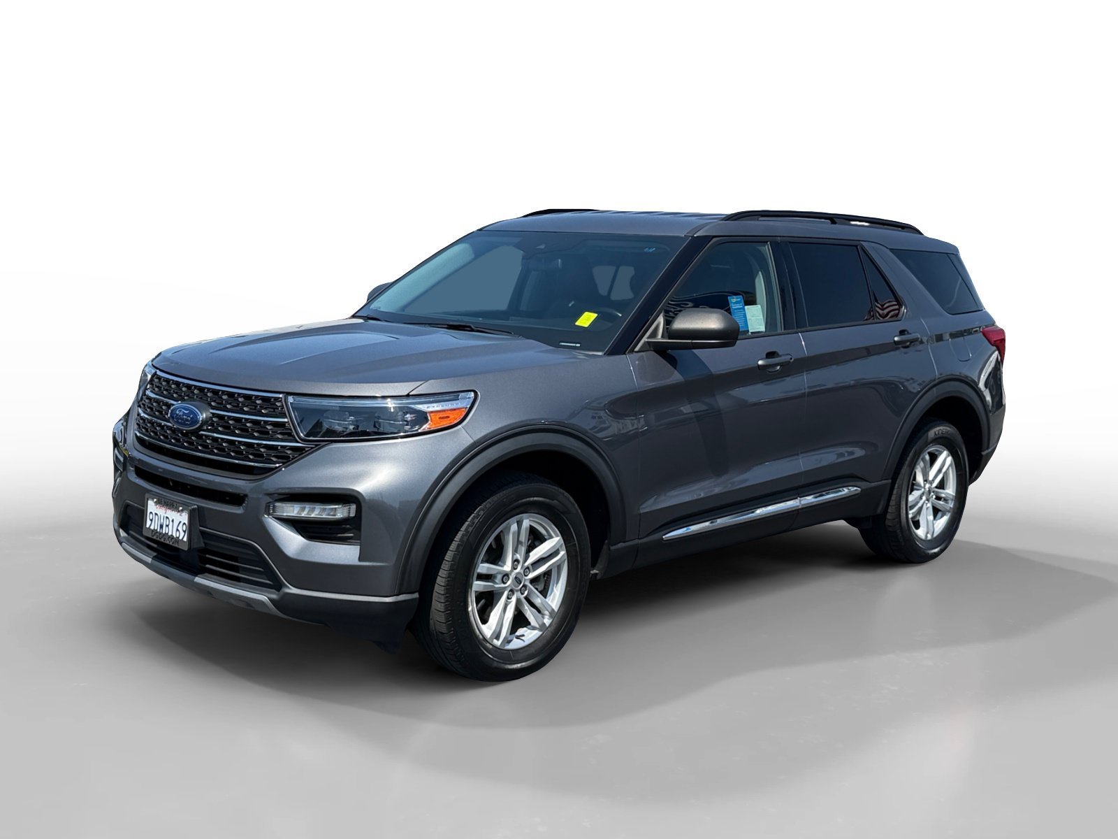 Certified Used 2022 Gray Metallic Ford XLT image 1