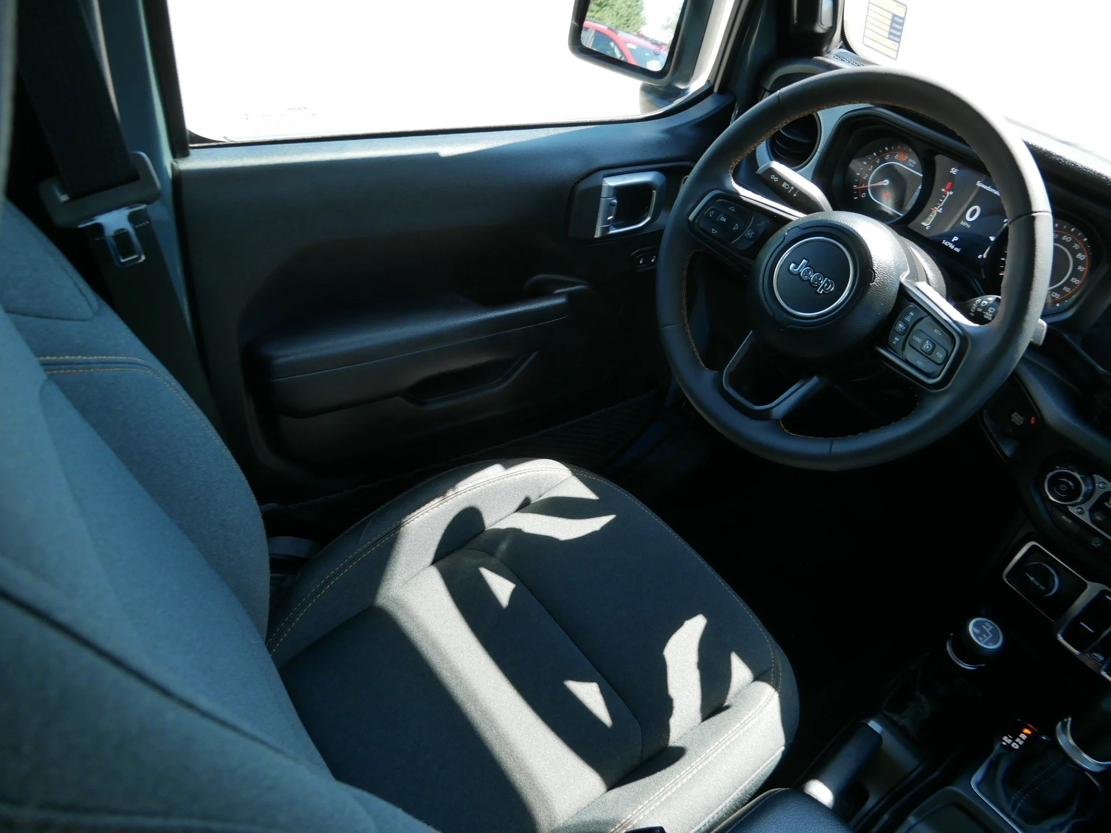 Used 2024 Anvil Clear Coat Jeep Sport S image 9