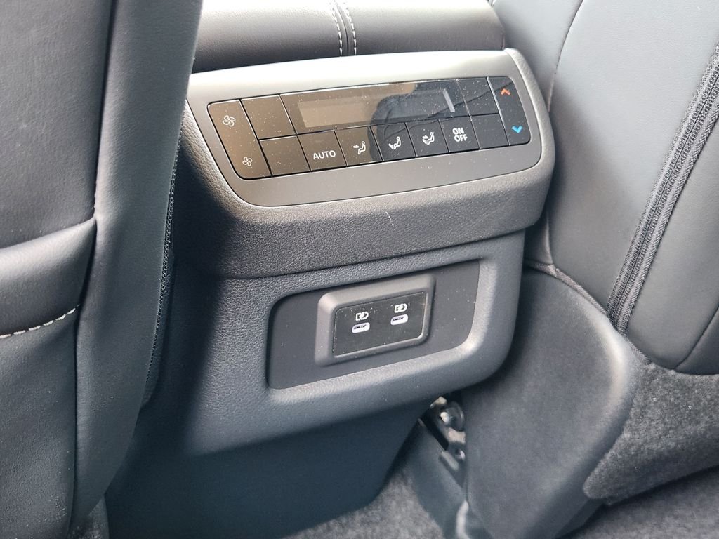 New 2026 Everest White Pearl TriCoat Nissan SL image 29