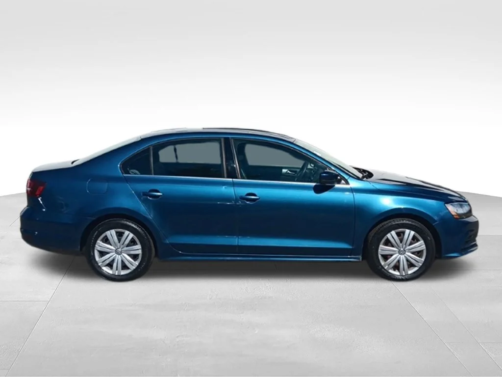 Used 2017 Silk Blue Metallic Volkswagen 1.4T S image 8