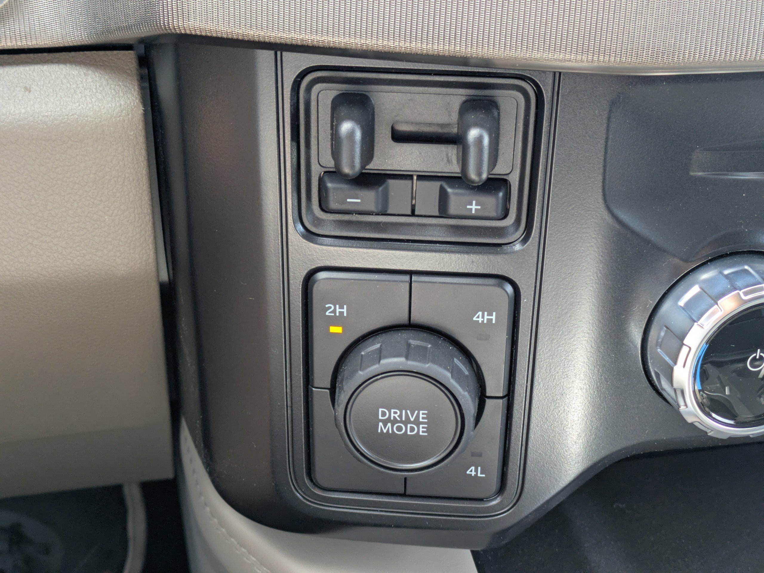 Used 2026  Ford Platinum image 32