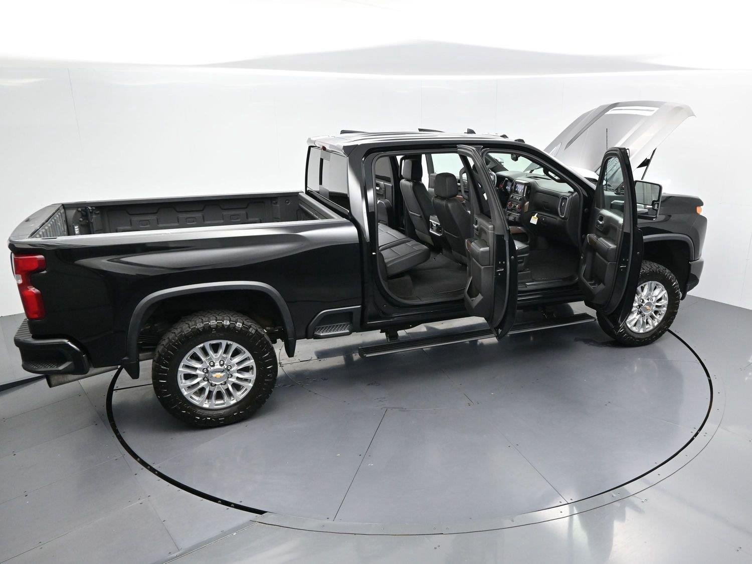 Used 2023 BLACK Chevrolet High Country image 40
