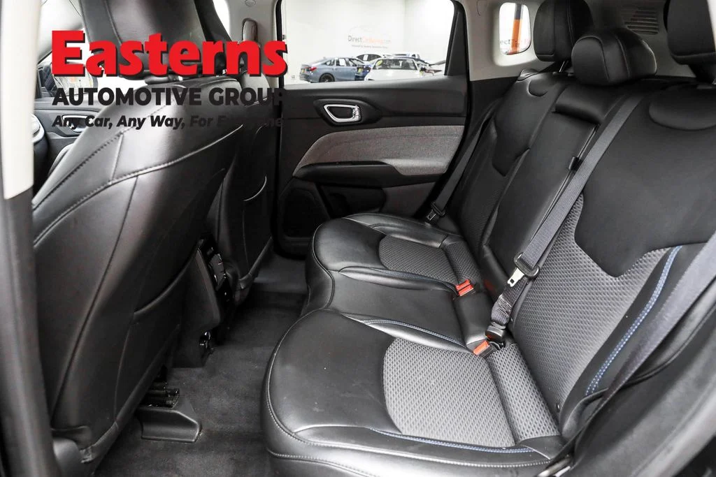 Used 2022 Black Jeep Latitude image 21