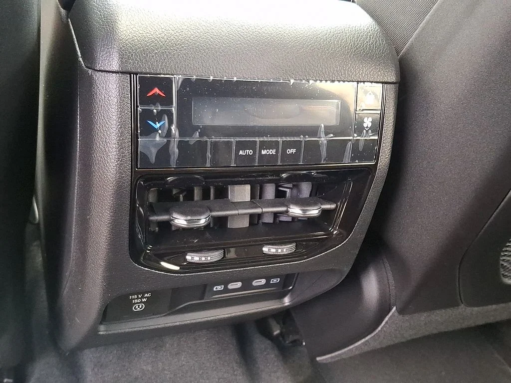 New 2026 Silver Zynith Exterior Paint Jeep Altitude image 7
