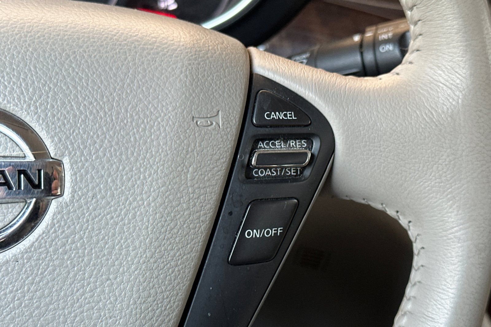 Used 2015 Silver Nissan 3.5 SL image 28