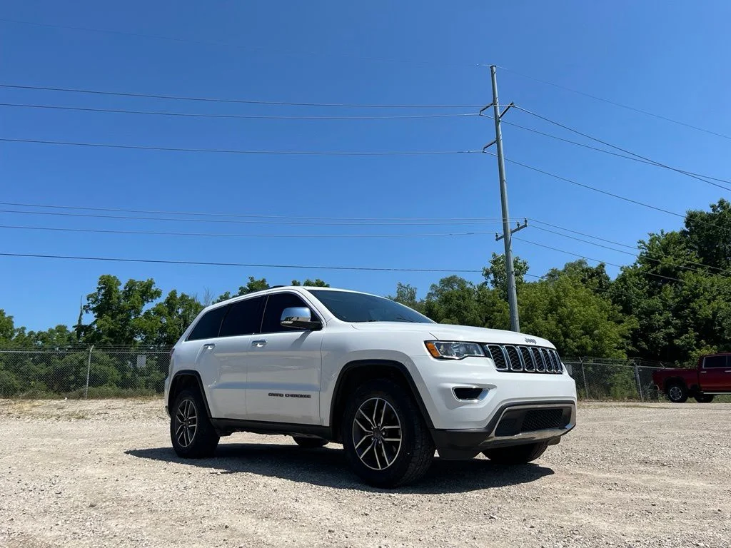 Used 2019 Bright White Clearcoat Jeep Limited image 5