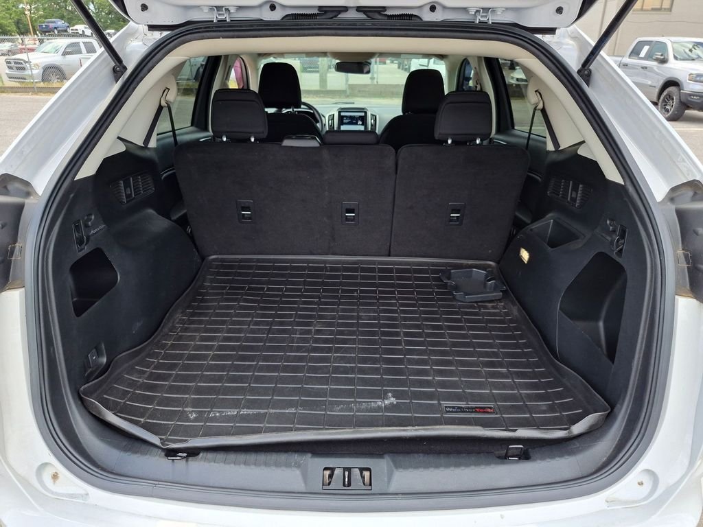 Used 2021 White Ford SE image 27