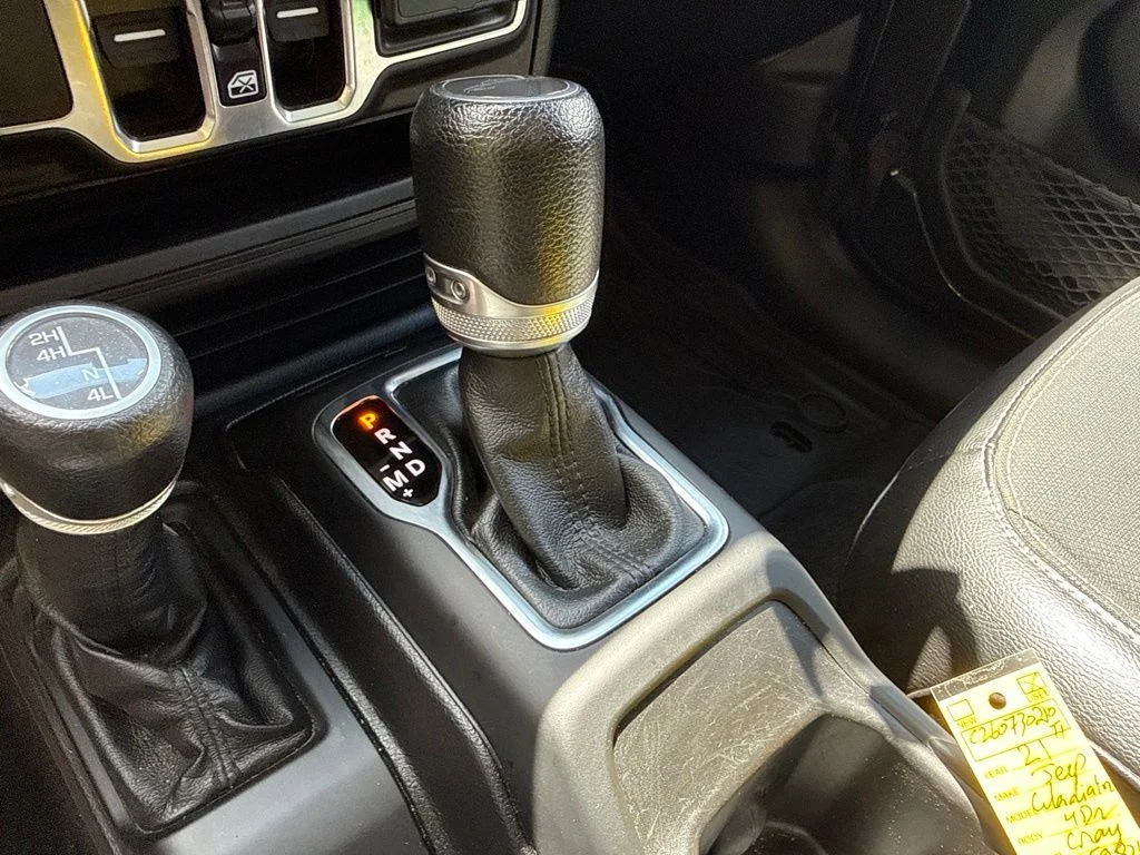 Used 2021 Gray Jeep  image 32