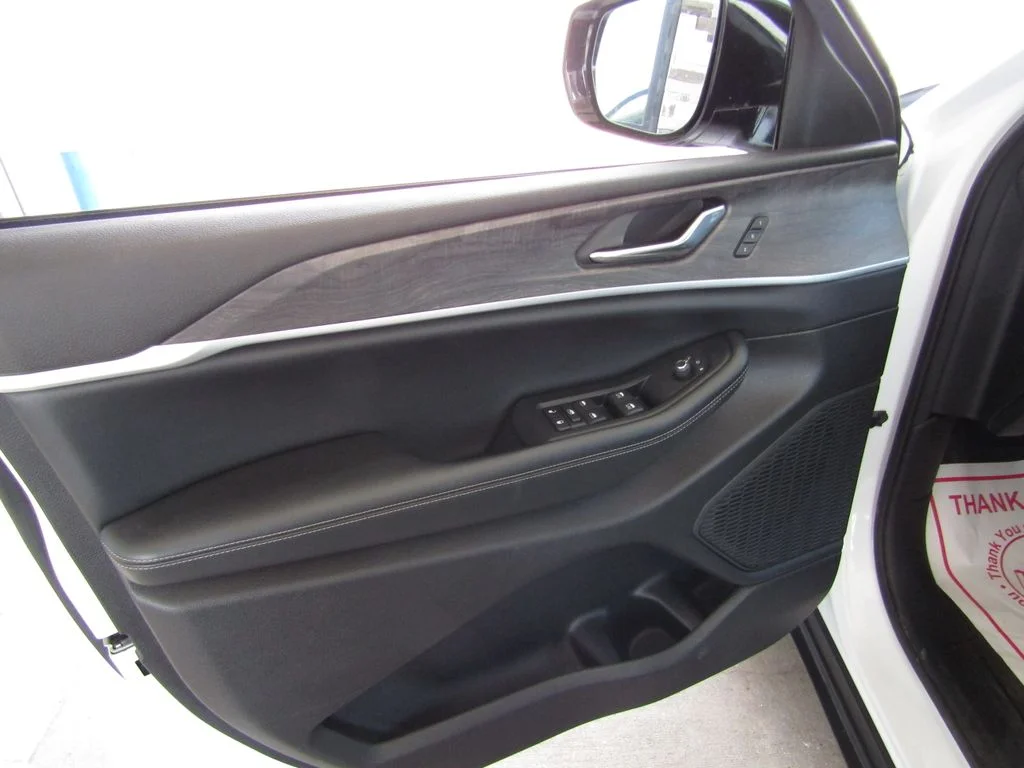 Used 2024 Bright White Clearcoat Jeep Limited image 27