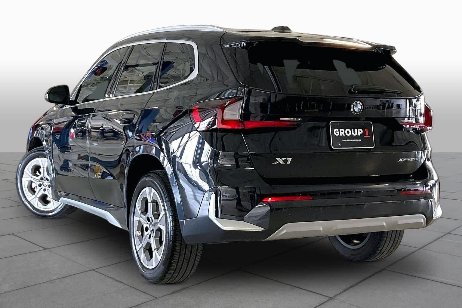 Certified Used 2025 Black Sapphire Metallic BMW xDrive28i image 11