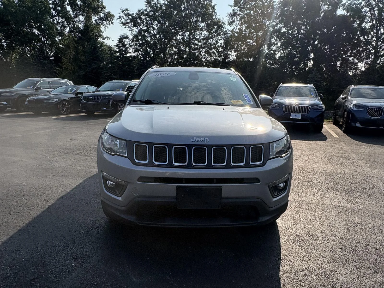 Used 2021 Billet Silver Metallic Clearcoat Jeep Latitude image 2