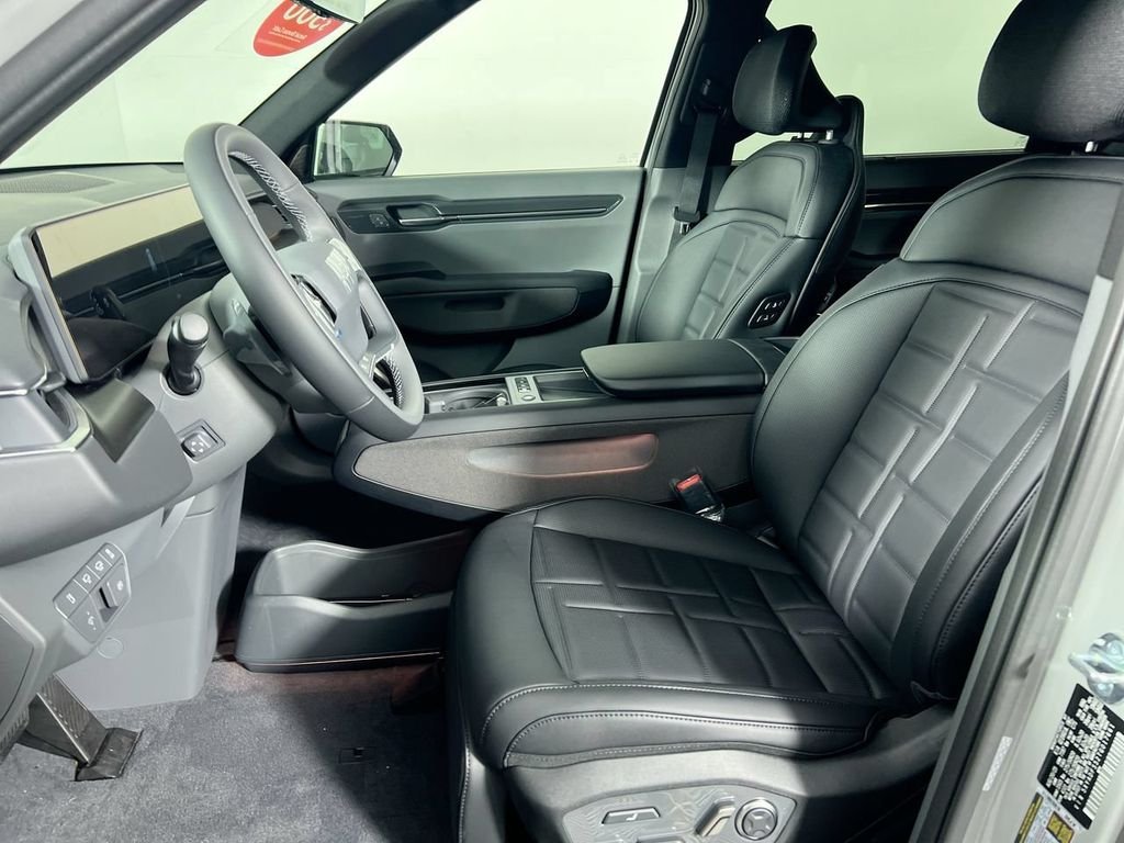 New 2026 Wolf Gray Kia Land AWD image 13