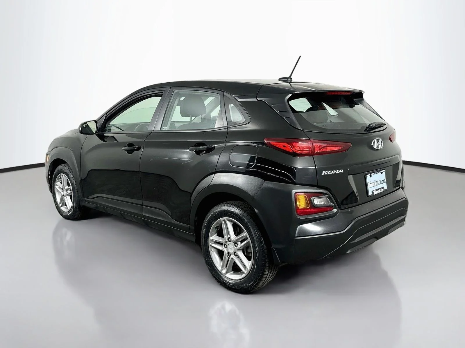 Used 2019 Ultra Black Pearl Hyundai SE image 6