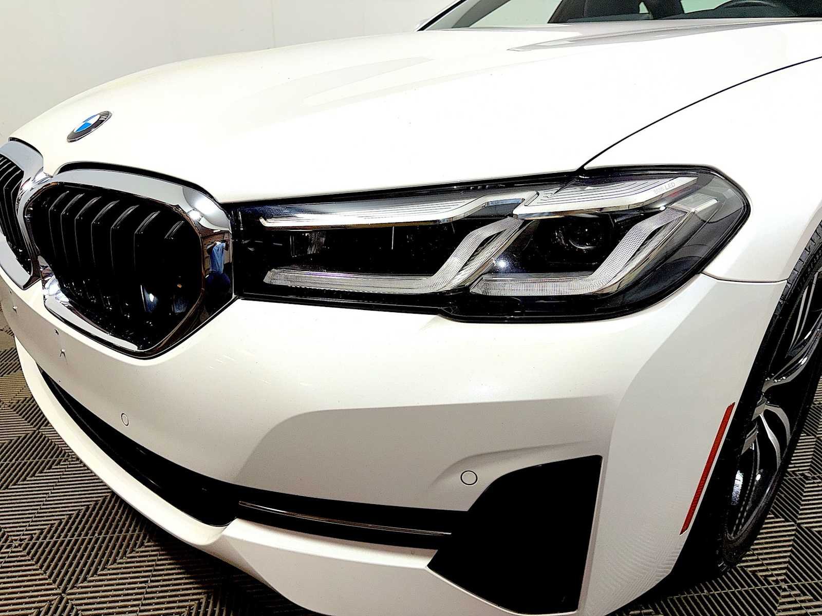 Used 2023 Mineral White Metallic BMW 530i xDrive image 26