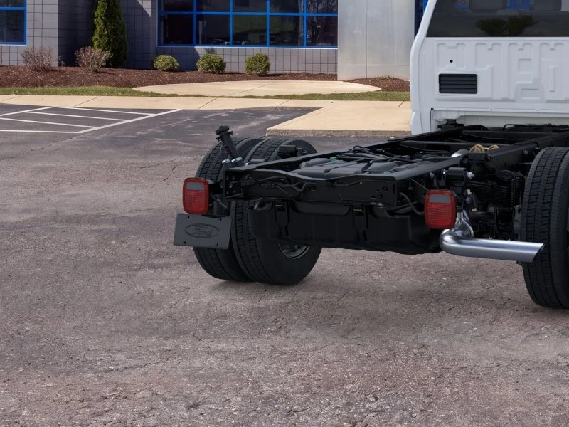 New 2026 Oxford White Ford F-550® XL image 68