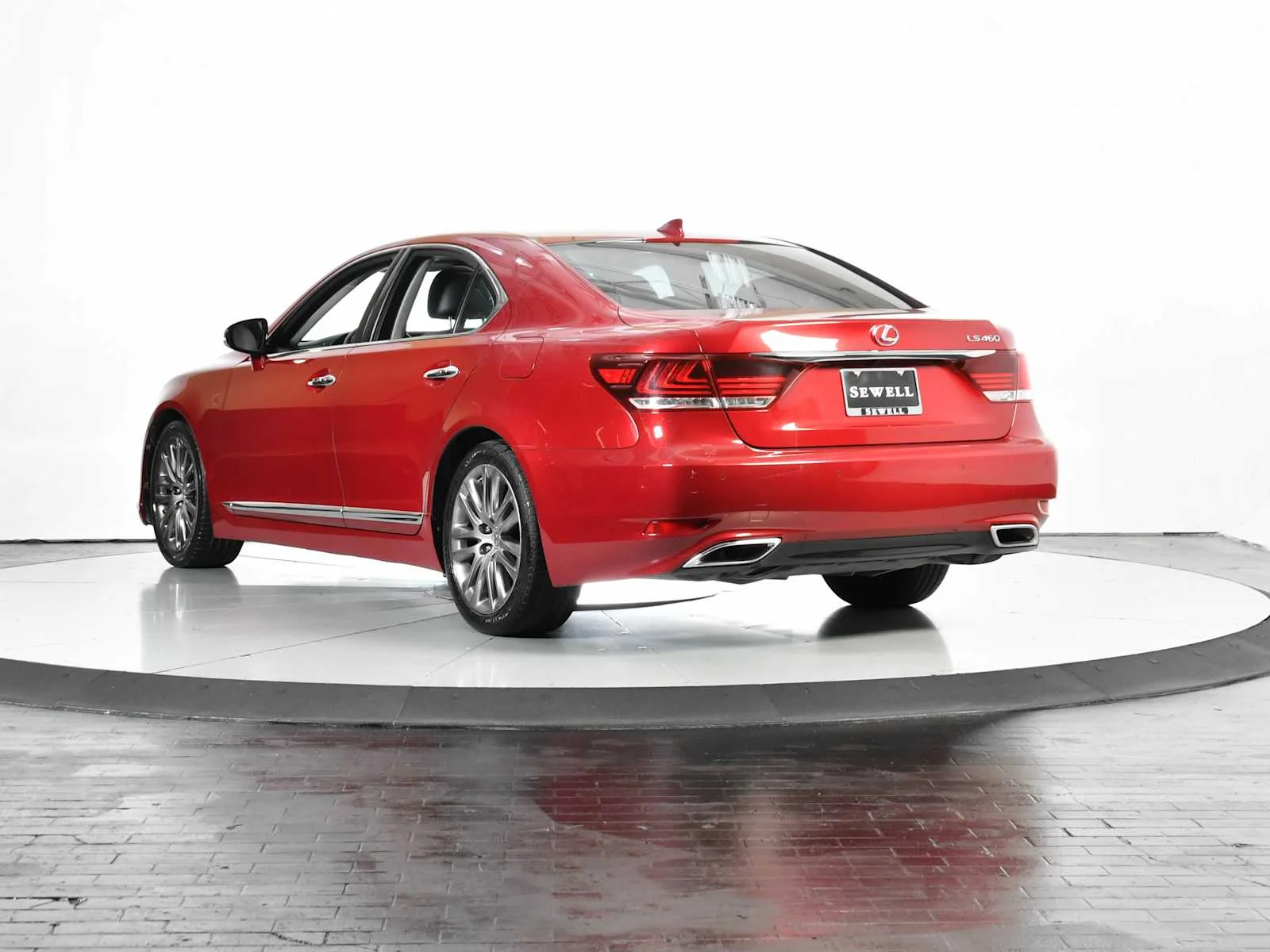 Used 2014 Matador Red Mica Lexus  image 4
