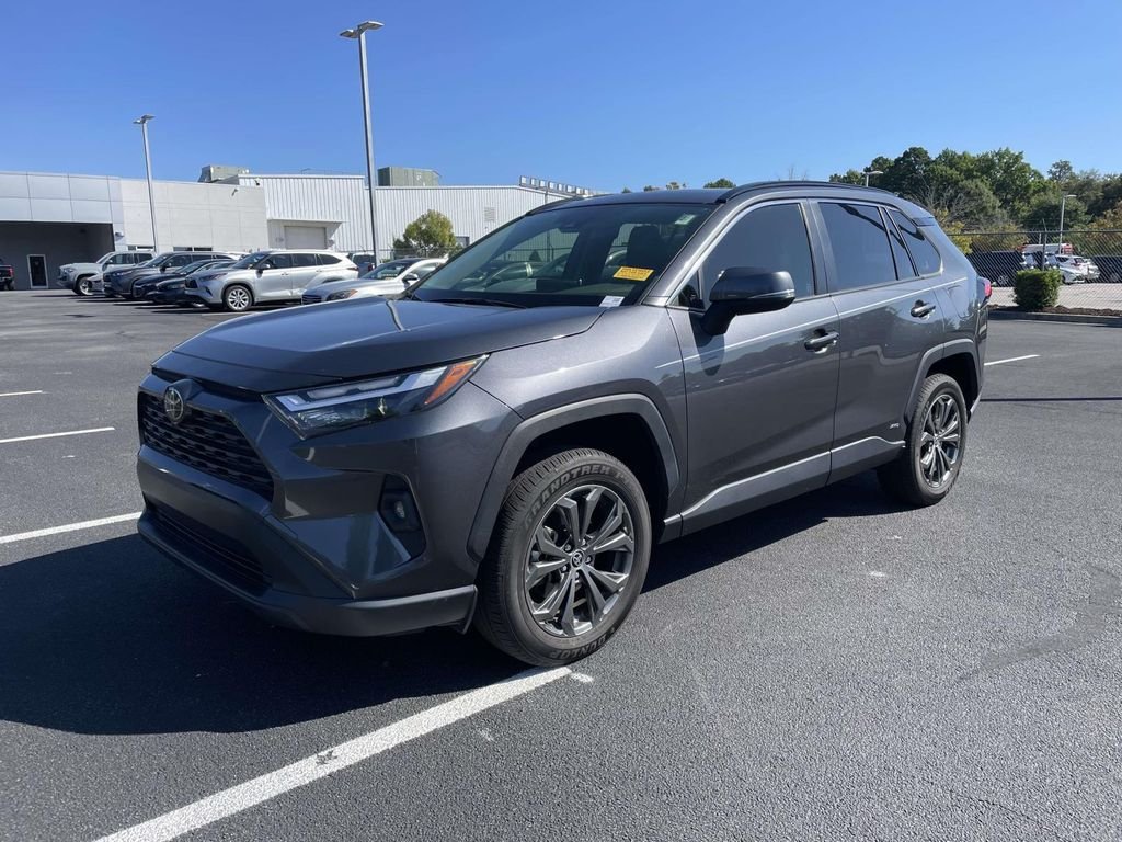 Used 2025 Gray Toyota XLE Premium image 4