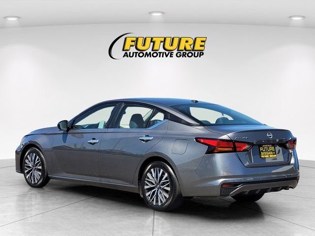 Used 2025 Gray Nissan 2.5 SV image 7