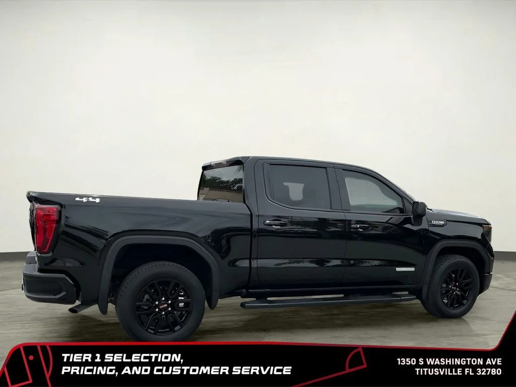 Used 2025 Onyx Black GMC Elevation image 14