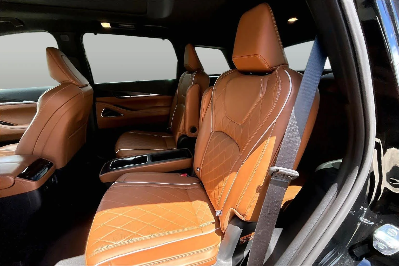 Used 2025 Mineral Black INFINITI AUTOGRAPH image 21