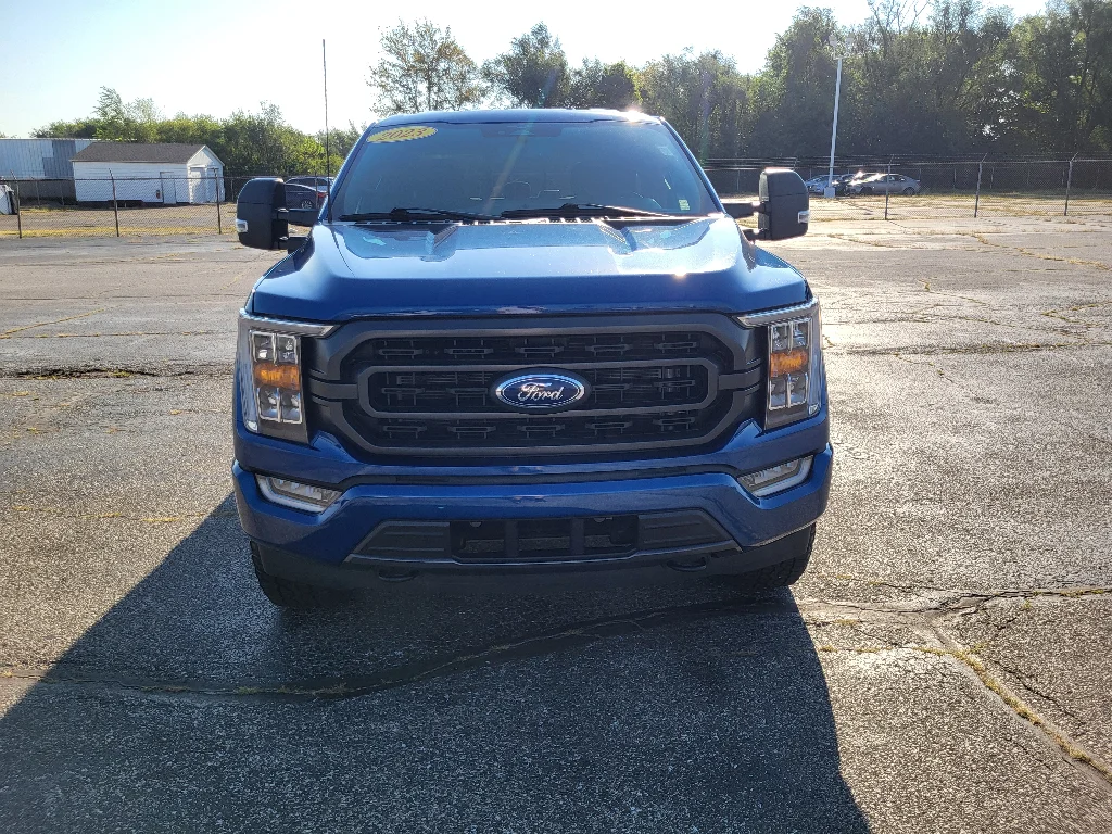 Used 2023 Atlas Blue Metallic Ford XLT image 2