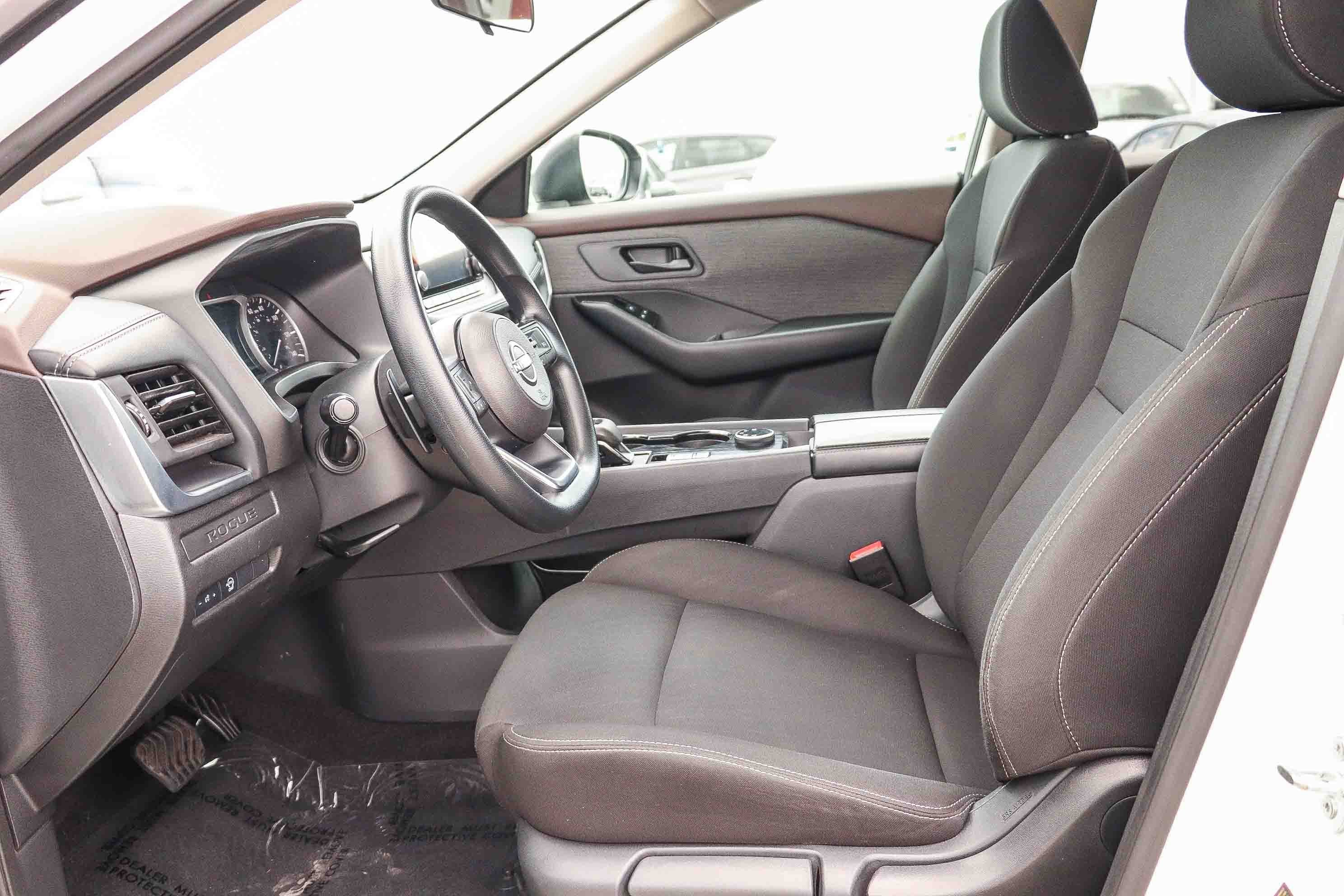 Used 2023 Glacier White Nissan S image 16
