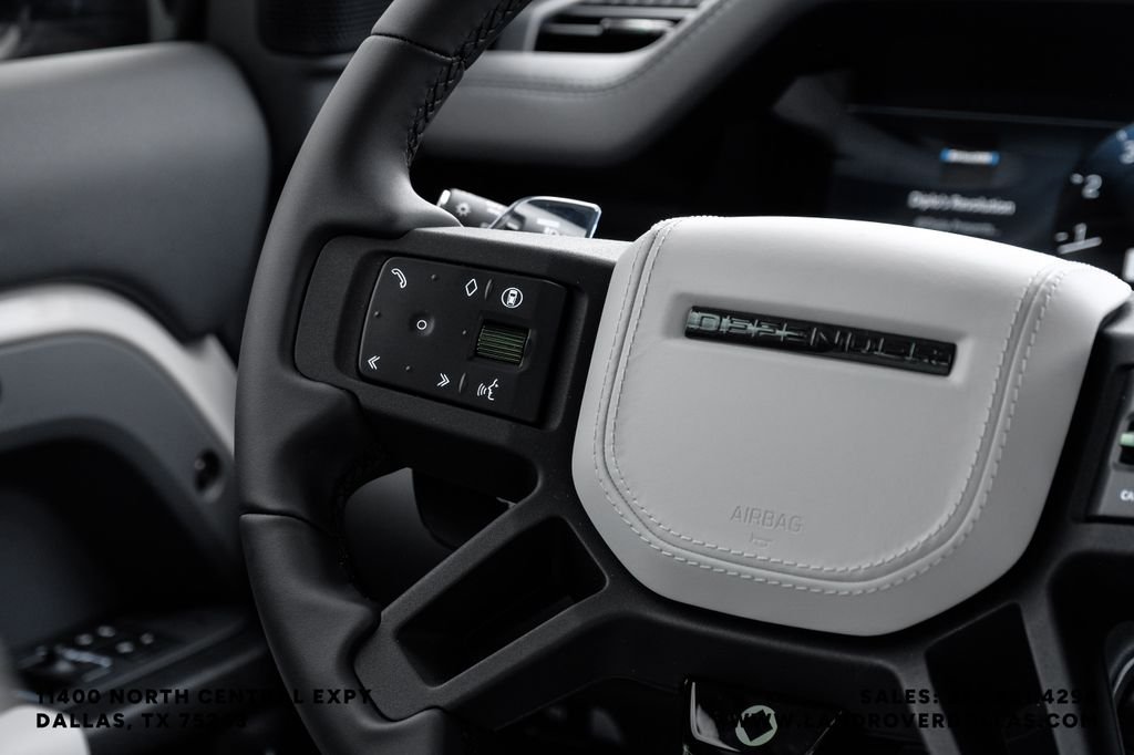New 2026 Borasco Grey Metallic Land Rover OCTA image 16