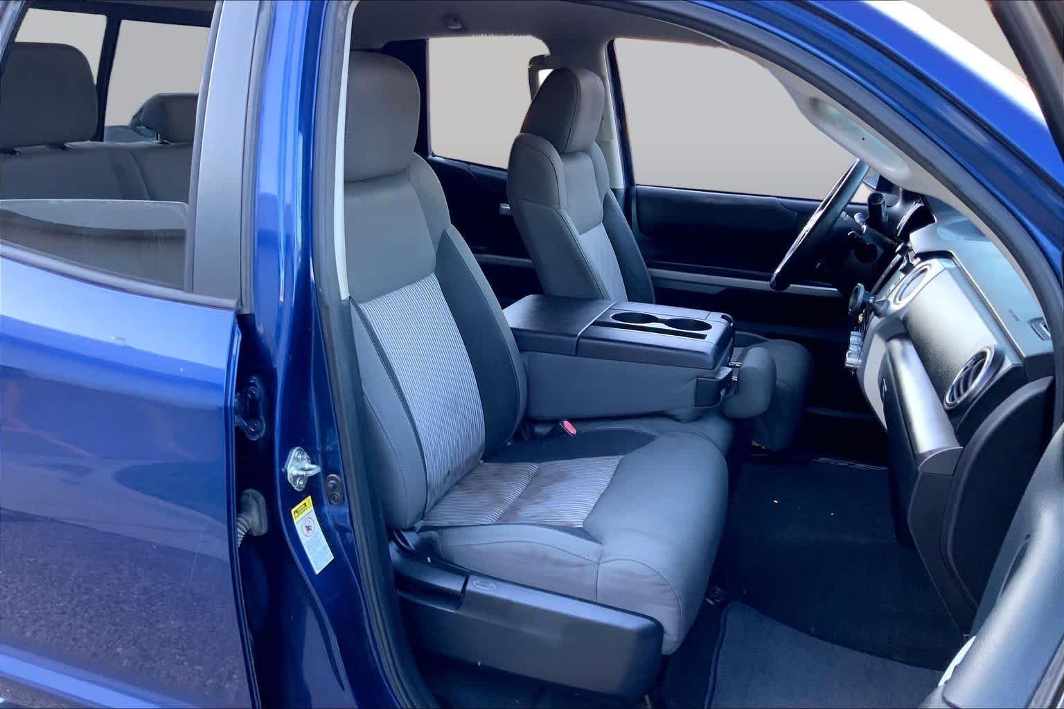 Used 2015 Blue Ribbon Metallic Toyota SR5 image 8