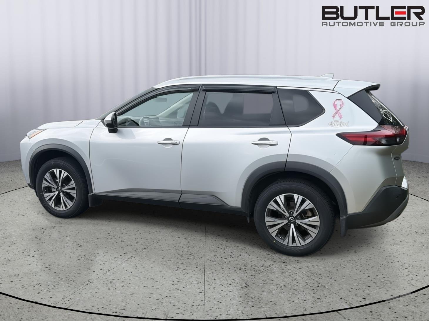 Used 2022 Brilliant Silver Metallic Nissan SV image 10