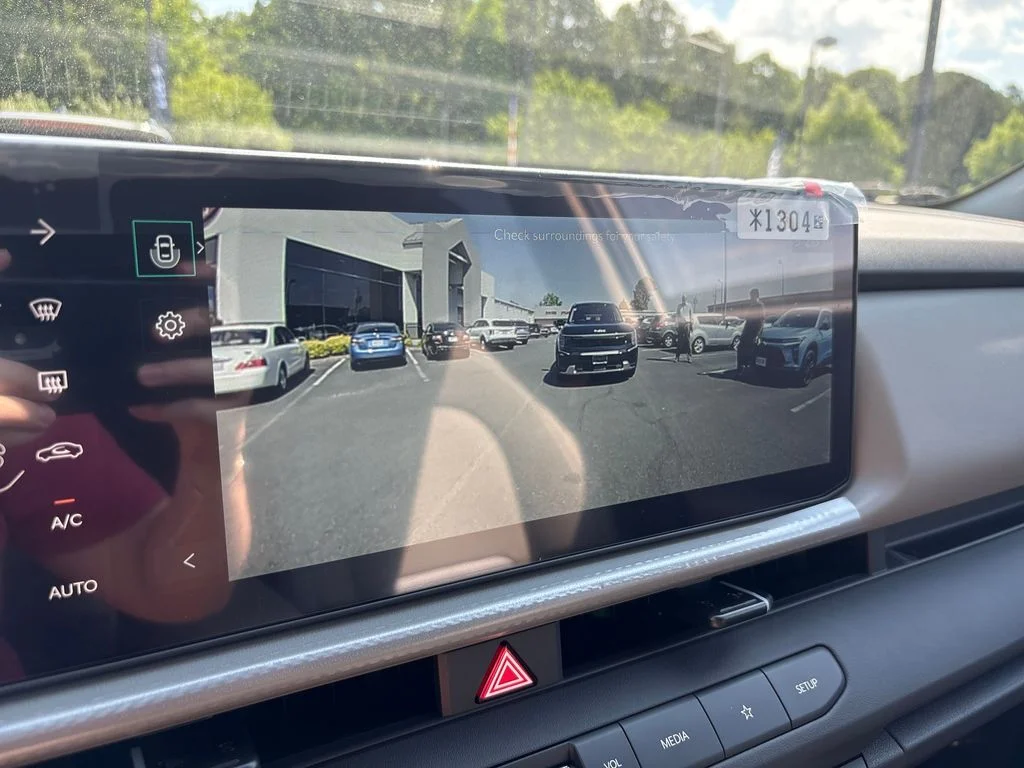New 2027 White Kia EX image 21